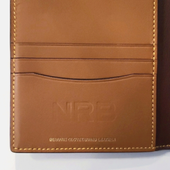 Coach Passport Case (Excellent Condition) - Picture 4 of 8